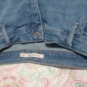311 Shaping Skinny Jeans 22W